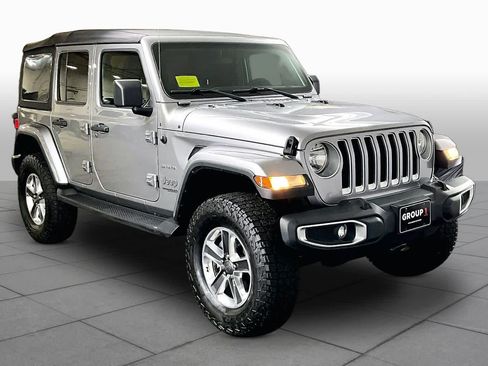 Used 2018 Jeep Wrangler Unlimited Sahara AWD/4WD image 3