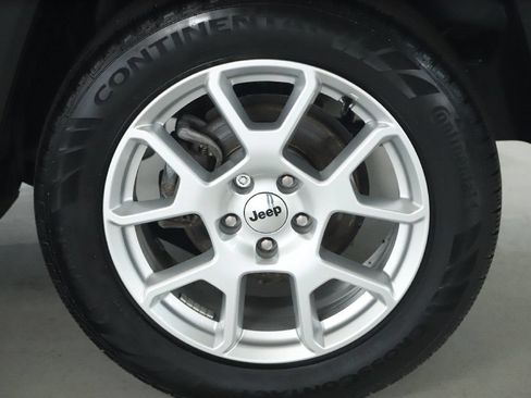 Used 2022 Jeep Renegade Latitude w/ Convenience Group AWD/4WD image 41