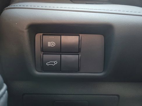Used 2024 Toyota Highlander XLE AWD/4WD image 23