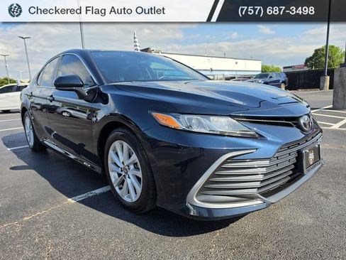 Used 2021 Toyota Camry LE FWD image 13
