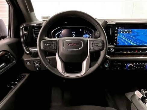 Used 2025 GMC Sierra 1500 SLE w/ Preferred Package AWD/4WD image 6