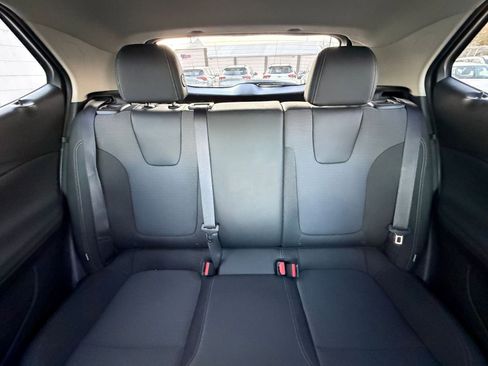 Used 2025 Buick Encore GX Preferred AWD/4WD image 37