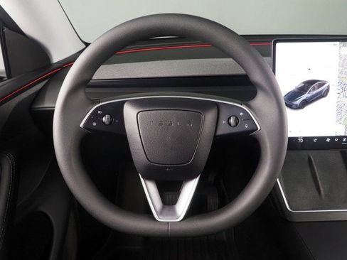 Used 2026 Tesla Model Y 2WD image 19