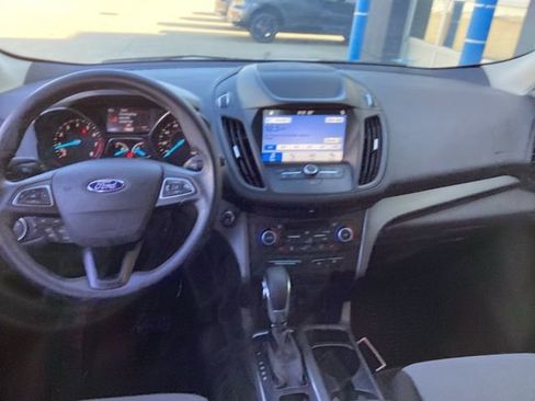 Used 2019 Ford Escape SE image 18