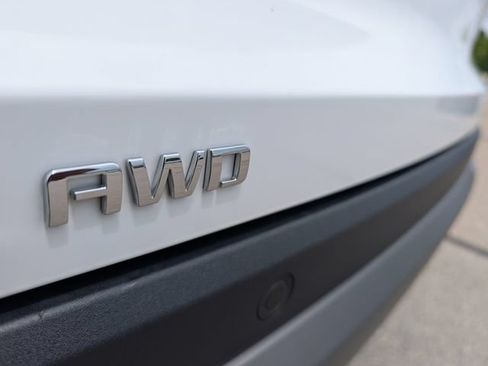 Used 2026 Chevrolet Equinox LT AWD/4WD image 28