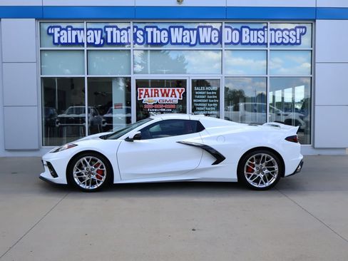 Used 2024 Chevrolet Corvette Stingray Preferred Conv w/ Z51 Performance Package RWD image 7