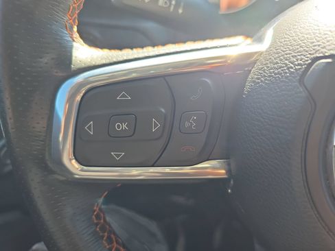 Used 2023 Jeep Gladiator Mojave AWD/4WD image 21