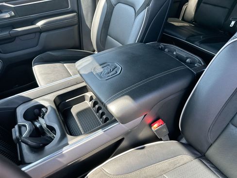 Used 2025 RAM 1500 Laramie w/ Night Edition image 21