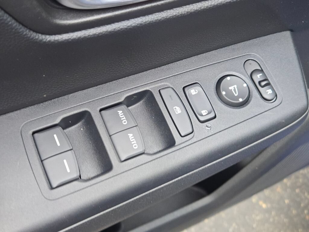 Used 2025 Honda CR-V EX image 20