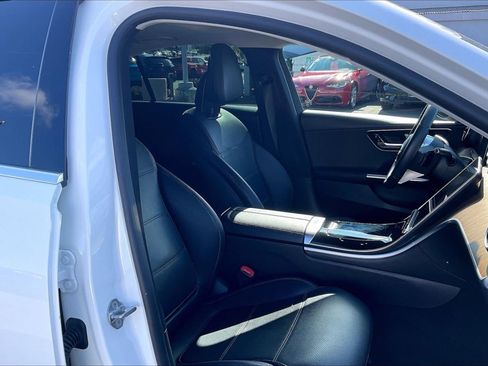 Used 2022 Mercedes-Benz C 300 Sedan image 7