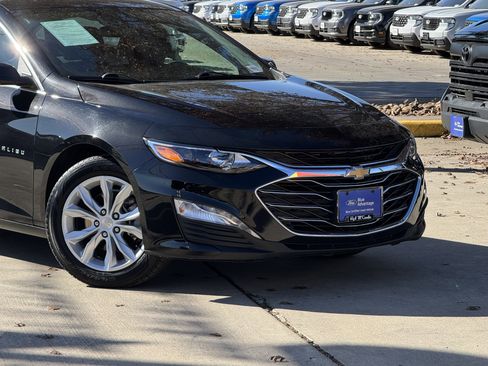 Used 2024 Chevrolet Malibu LT image 2