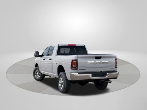 New 2025 RAM 2500 Big Horn AWD/4WD image 3