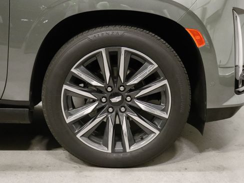 Used 2023 Cadillac Escalade ESV Sport Platinum AWD/4WD image 9