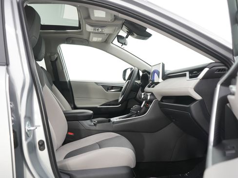Used 2025 Toyota RAV4 XLE w/ Convenience Package AWD/4WD image 11