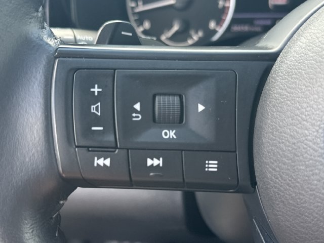 Used 2025 Nissan Pathfinder SV FWD image 22