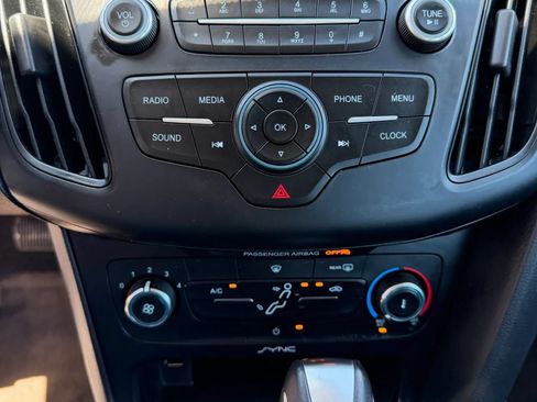 Used 2016 Ford Focus SE FWD image 23