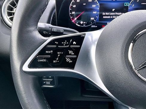 Used 2025 Mercedes-Benz GLB 250 4MATIC image 14