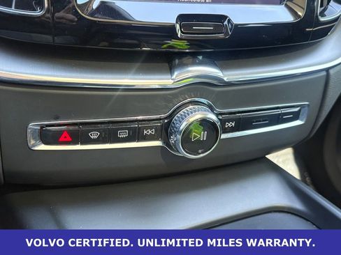 Certified 2025 Volvo XC60 B5 Core AWD/4WD image 22