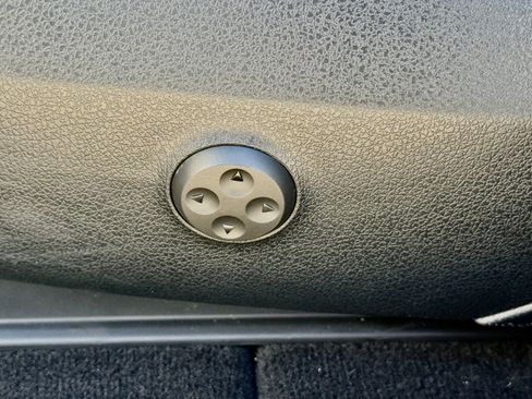 Used 2023 Mercedes-Benz GLC 300 image 28