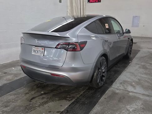 Used 2024 Tesla Model Y Performance AWD/4WD image 6