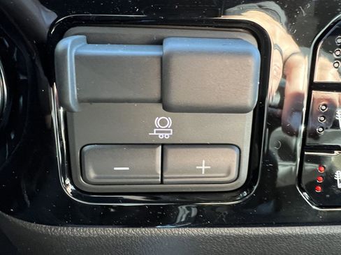 New 2026 GMC Sierra 1500 SLT w/ SLT Premium Plus Package image 36