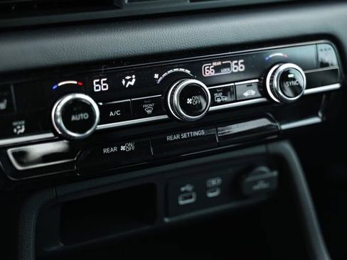 Certified 2025 Honda Pilot EX-L image 38