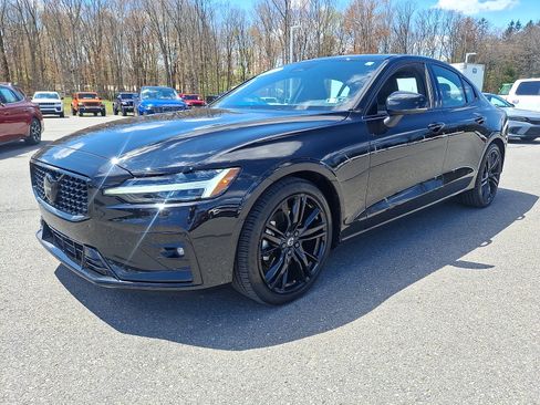 Used 2024 Volvo S60 B5 Plus w/ Climate Package AWD/4WD image 3