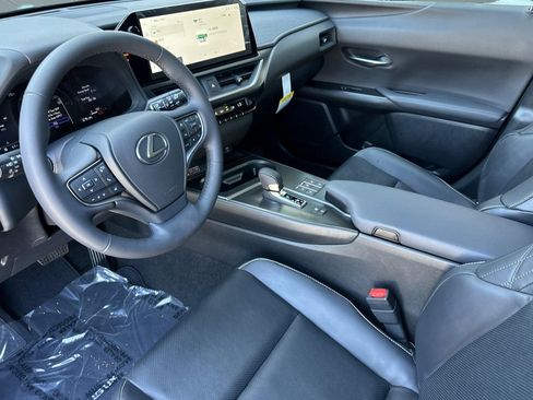 New 2026 Lexus UX 300h FWD image 4