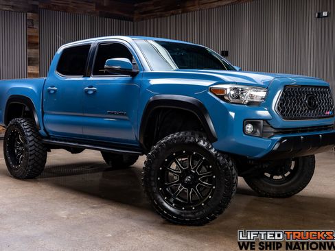 Used 2019 Toyota Tacoma TRD Off-Road image 1