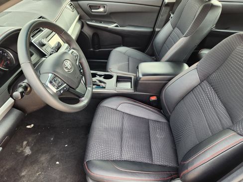Used 2015 Toyota Camry SE image 15