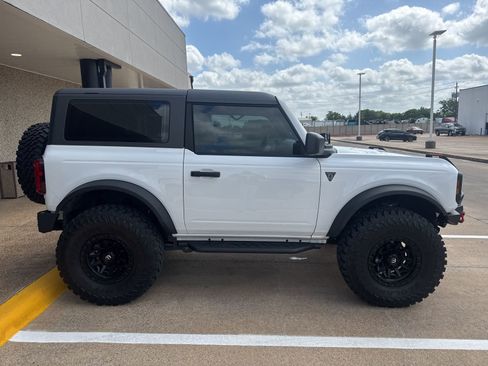 Used 2023 Ford Bronco 2-Door w/ Sasquatch Package image 7