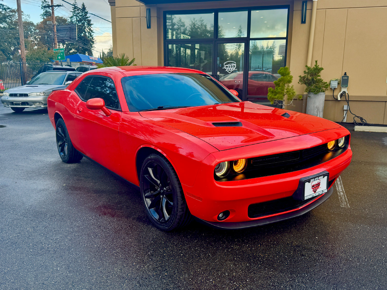 Used 2017 Dodge Challenger SXT w/ Blacktop Package RWD image 1