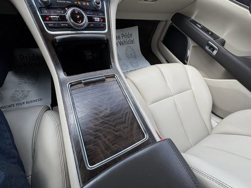 Used 2017 Lincoln Continental Premiere FWD image 40