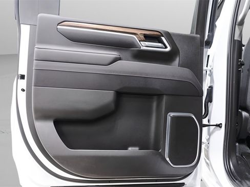 Used 2025 Chevrolet Silverado 2500 LT image 29