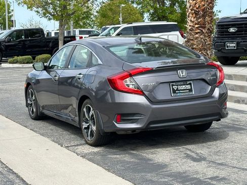 Used 2018 Honda Civic Touring image 3