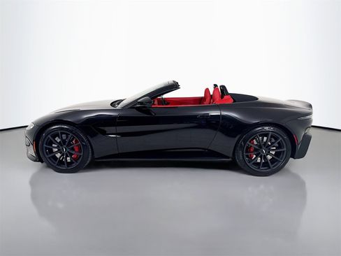 Used 2022 Aston Martin V8 Vantage image 4