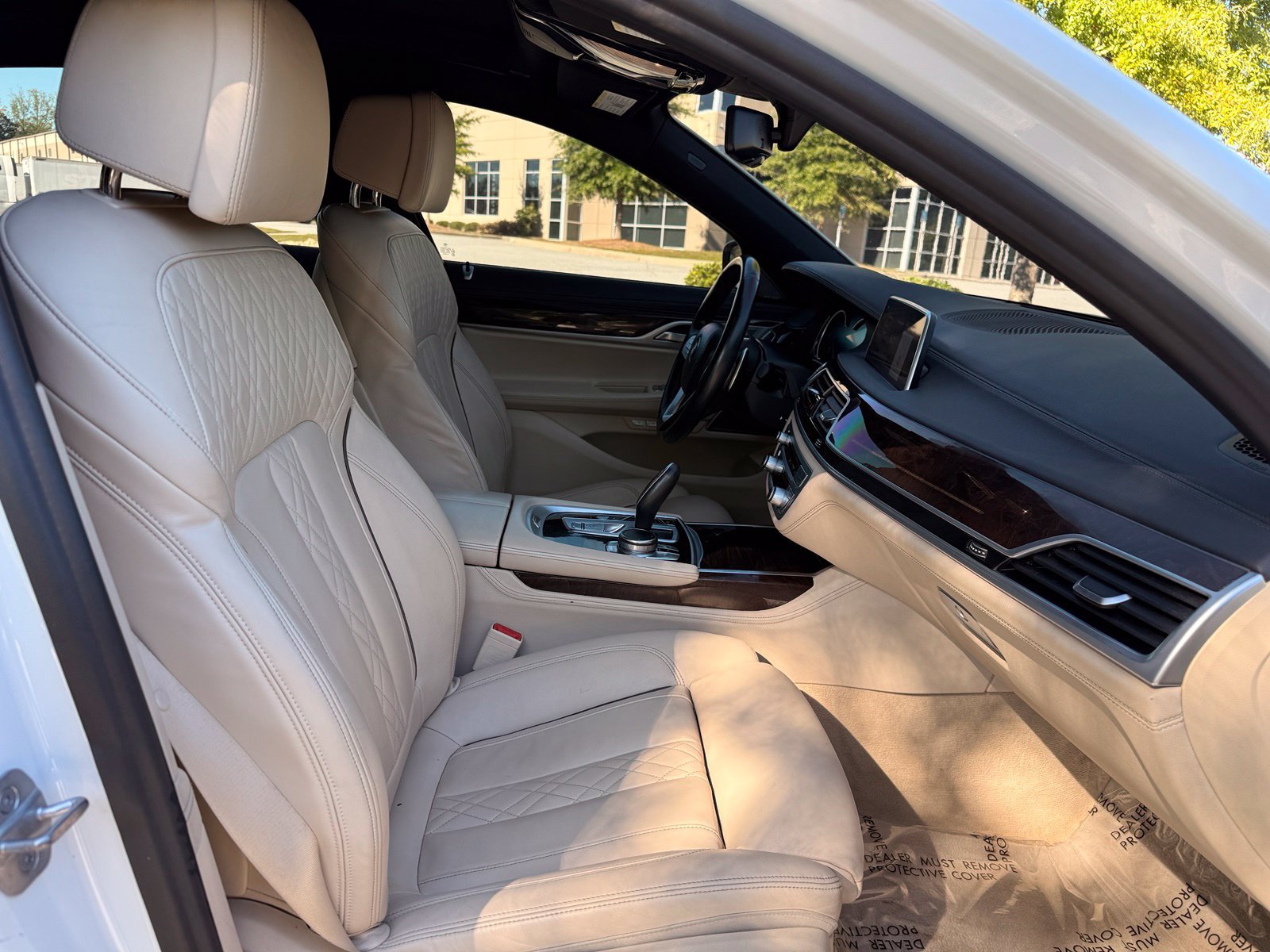 Used 2018 BMW 750i RWD image 36