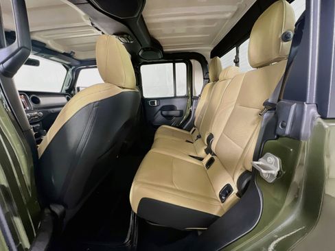 Used 2023 Jeep Gladiator Willys image 24