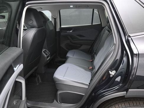 New 2026 Volkswagen Tiguan SE AWD/4WD image 11