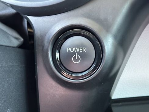 Used 2025 Toyota Sienna XLE w/ XLE Plus Package image 23