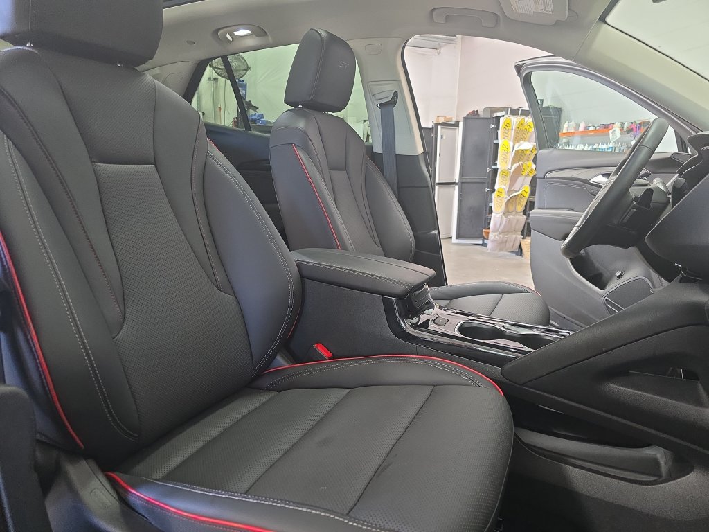 Used 2023 Buick Envision Essence w/ Sport Touring Package AWD/4WD image 10