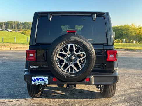 New 2025 Jeep Wrangler Sahara image 40
