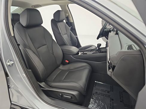 Used 2023 Honda Accord Touring image 12
