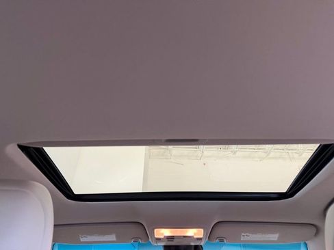 Used 2016 Toyota Avalon Limited image 21