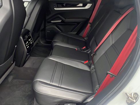 Certified 2026 Porsche Cayenne S AWD/4WD image 16