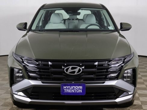 Certified 2025 Hyundai Tucson SE image 9