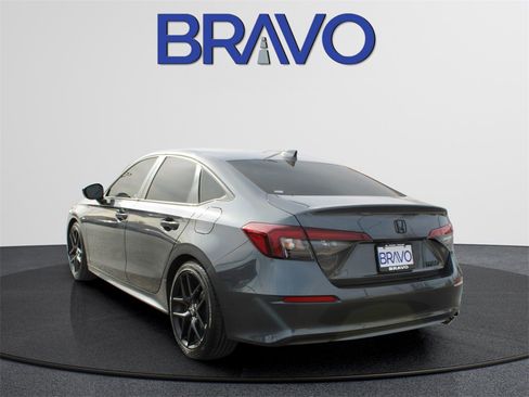 Used 2025 Honda Civic Sport image 6