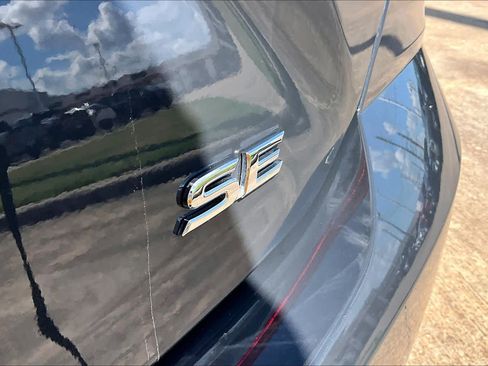 Used 2026 Toyota Camry SE FWD image 10