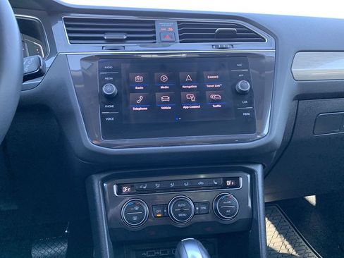 Used 2020 Volkswagen Tiguan SE R-Line image 22