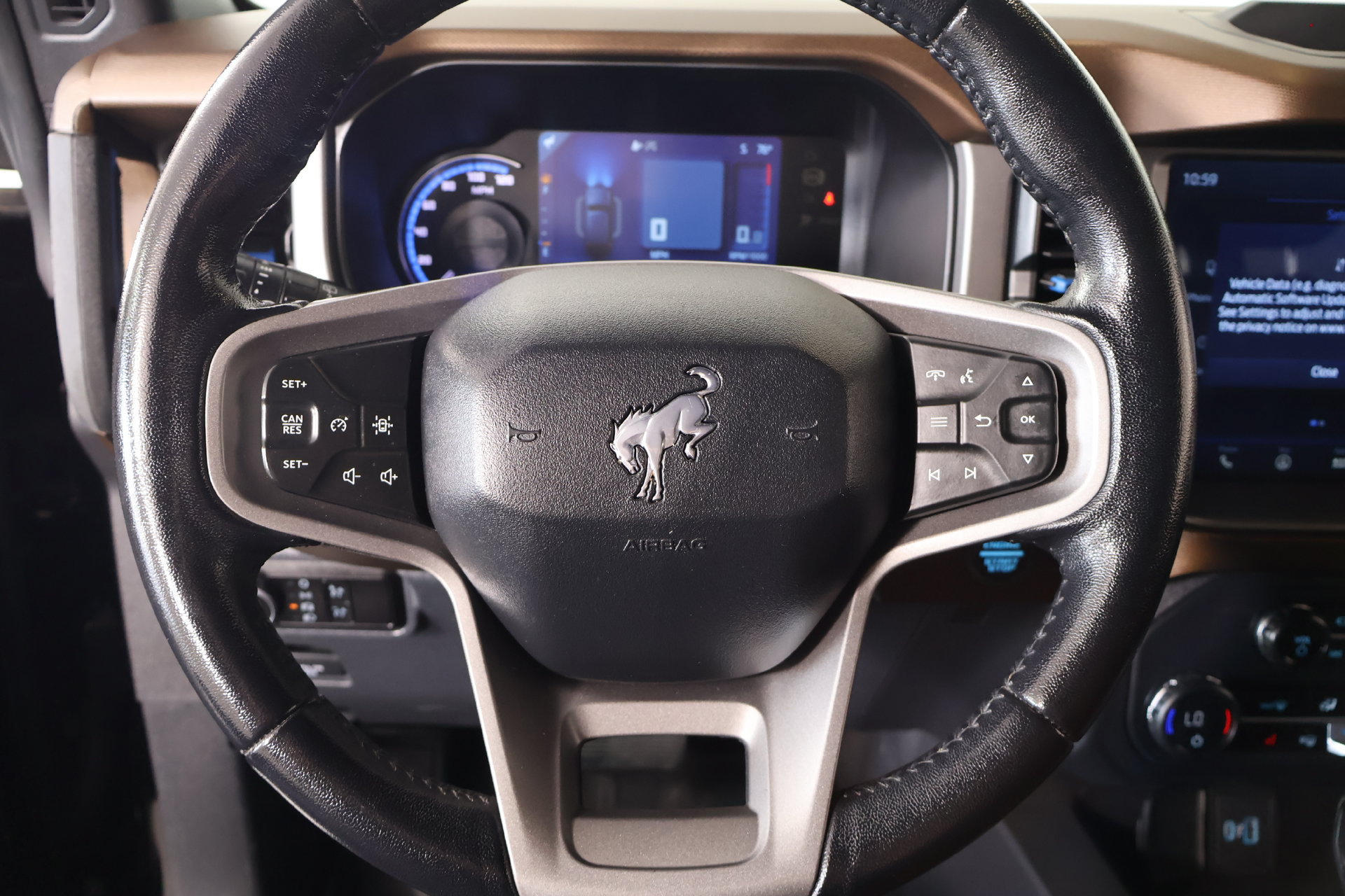 Used 2023 Ford Bronco Outer Banks AWD/4WD image 3